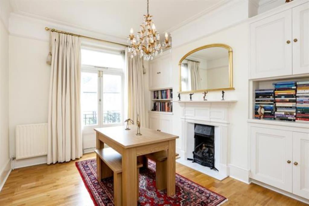 Large 3 Bed Flat In Central Wimbledon Лондон Экстерьер фото